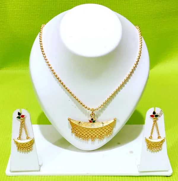 Assamese_Traditional_Gold_Plated_Red_Green_Colour_Joonbiri_Chain_Jewellery_Set_For_Women